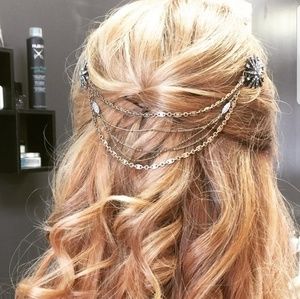 Chloe Isabel starburst hair piece